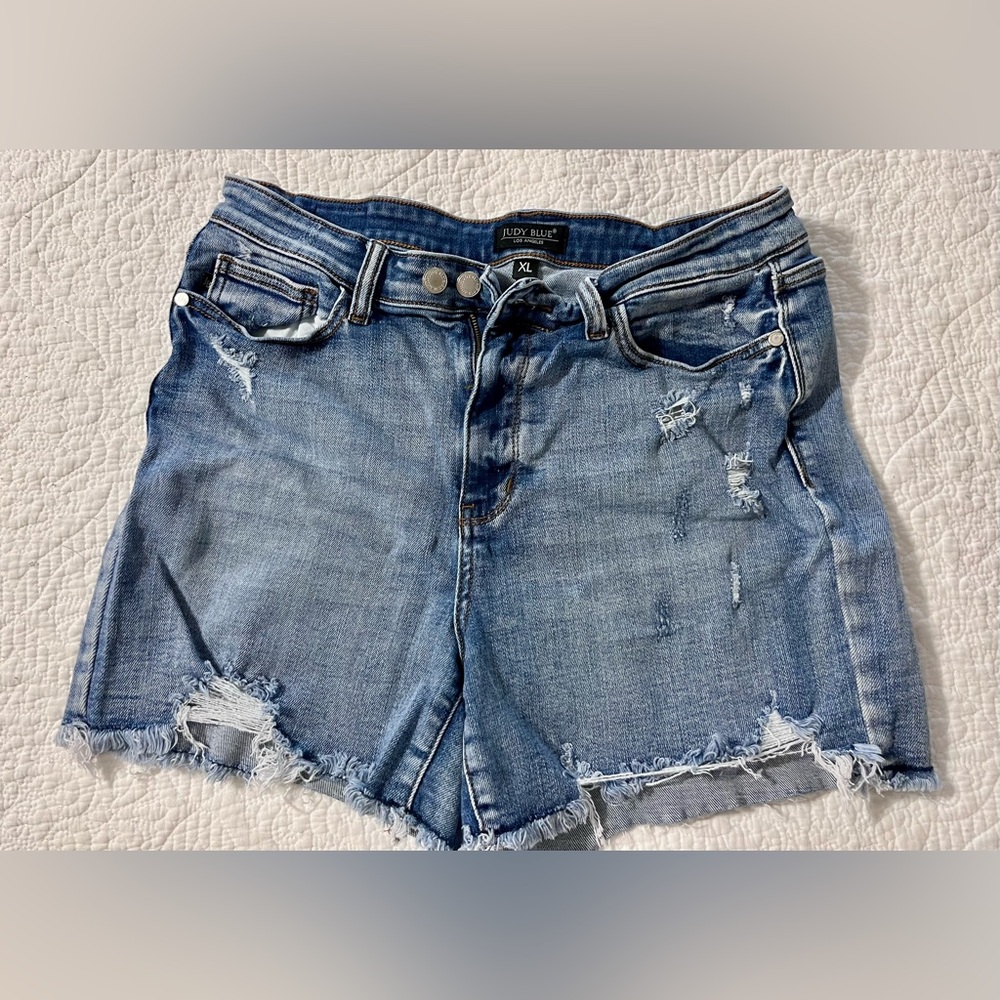 Judy Blue Light Wash Distressed Frayed Hem Denim Shorts